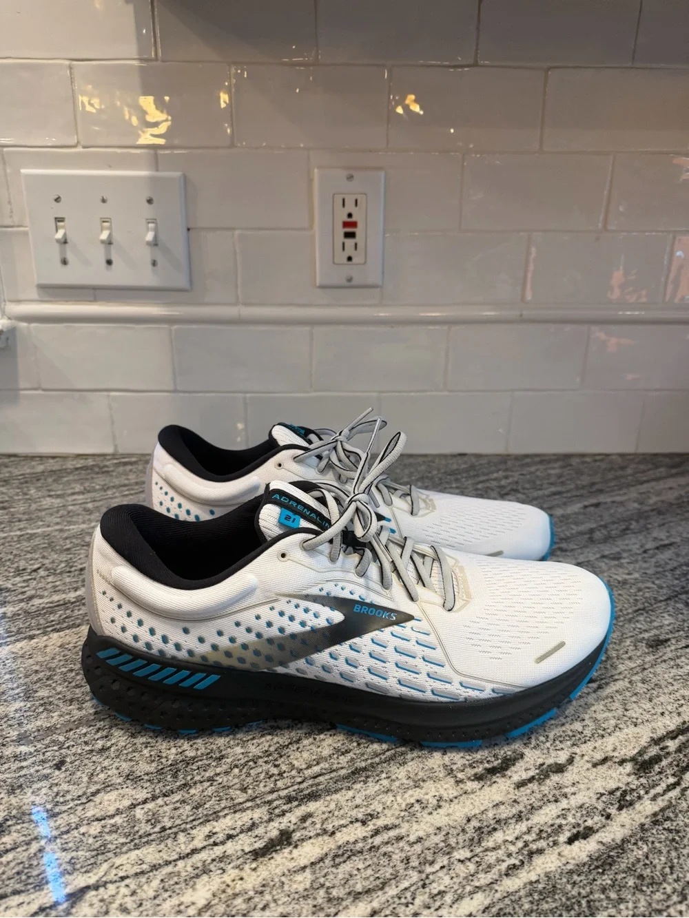 Men’s Brooks Adrenaline 21 Size 12